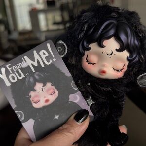 Popmart Darkness Skullpanda You Found Me! no box or bag. Doll,keyring,card.